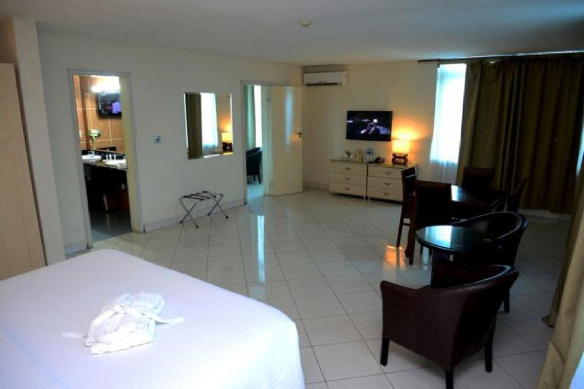 Room In Lodge - Golden Royale Hotel Enugu Exterior foto