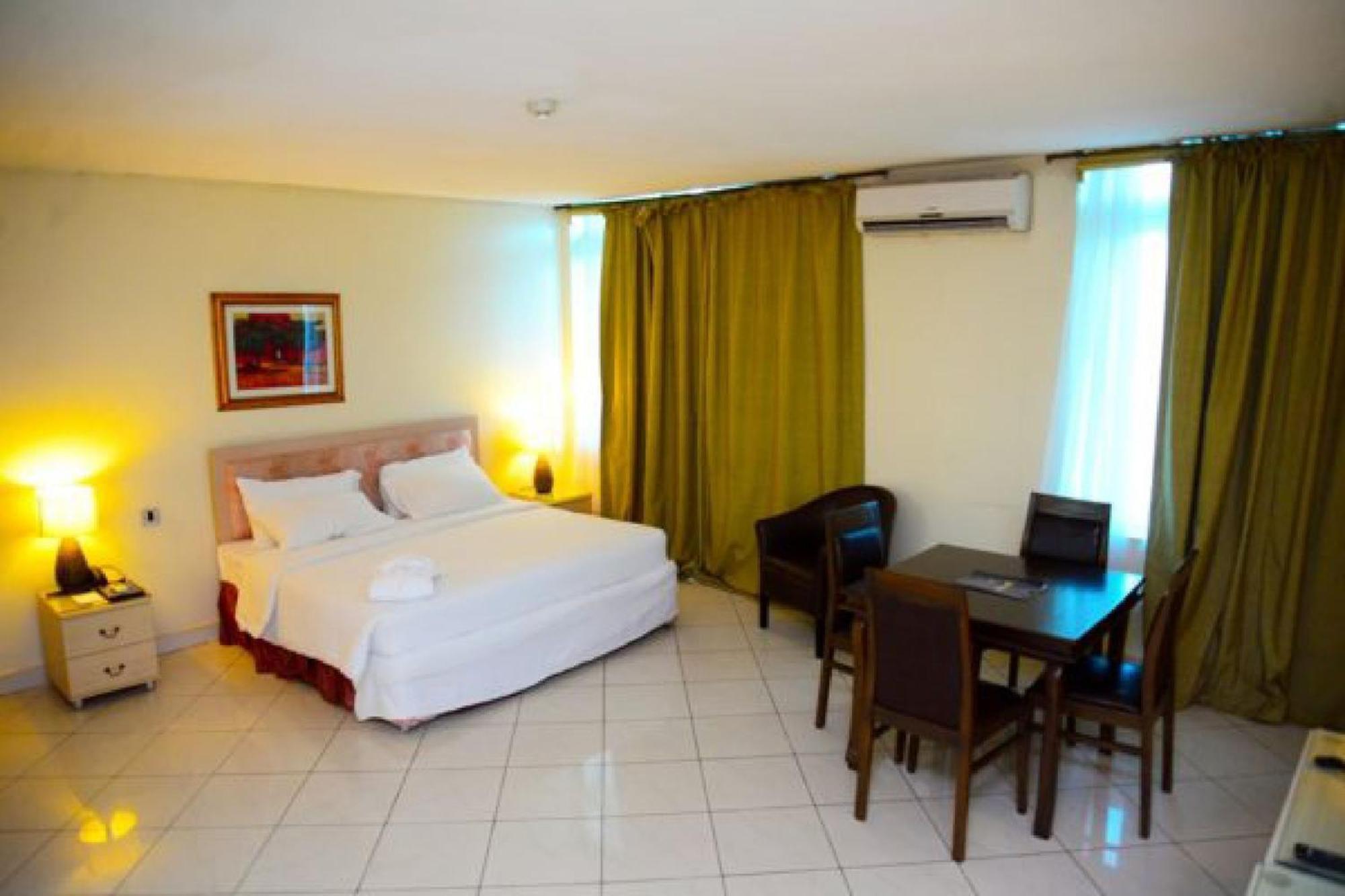 Room In Lodge - Golden Royale Hotel Enugu Exterior foto